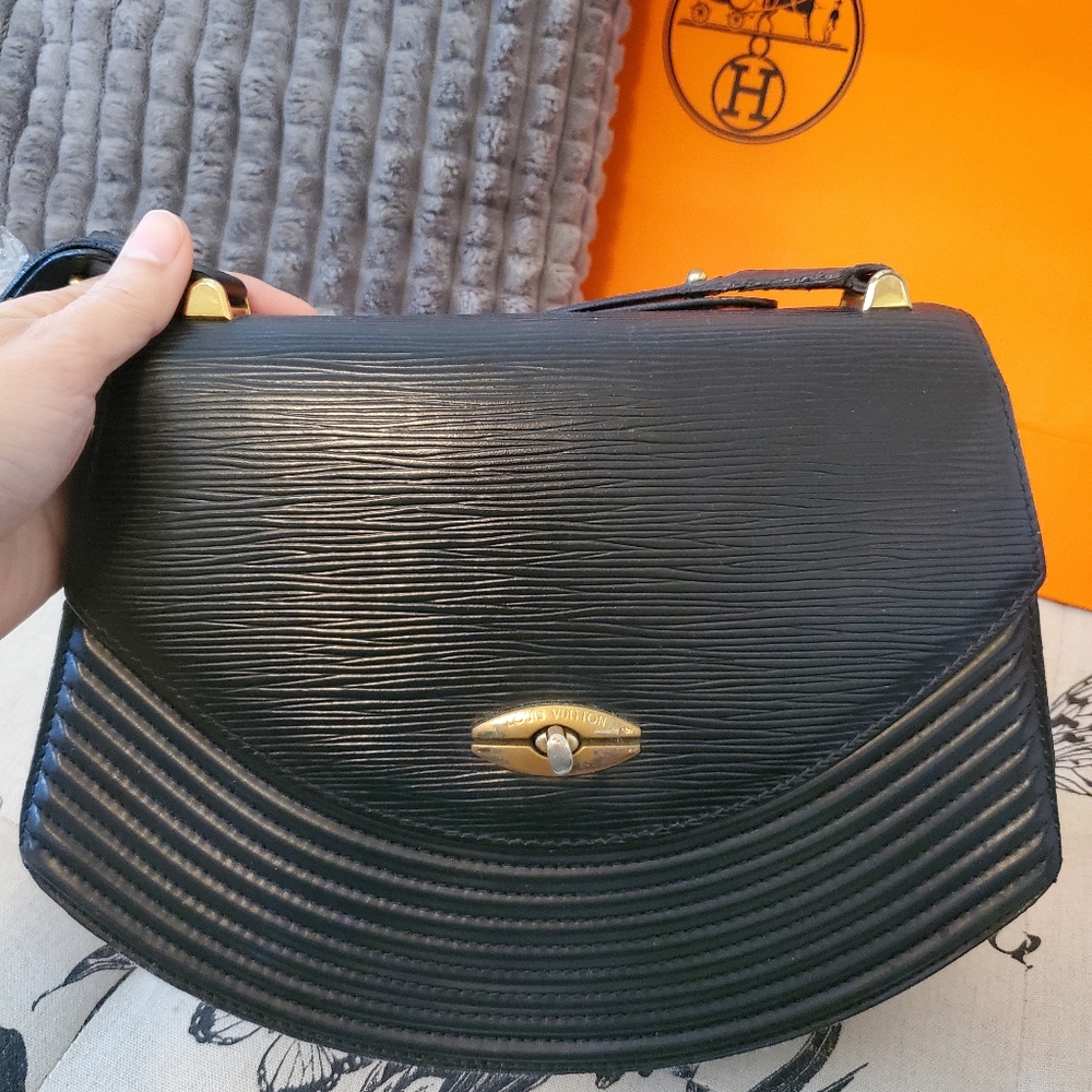 Louis vuitton Tilsit - Picture 1 of 9